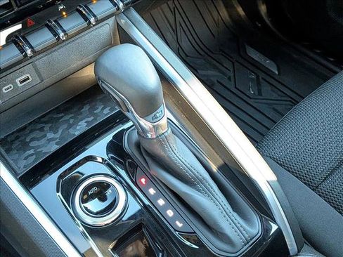 Used 2023 Chevrolet Colorado LT image 12