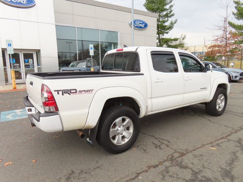 Used 2015 Toyota Tacoma Base w/ TRD Sport Package image 5