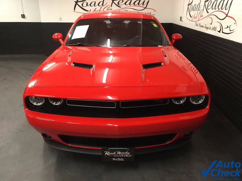 Used 2017 Dodge Challenger R/T Plus RWD image 4