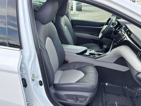 Used 2020 Toyota Camry XLE w/ Carpet Mat Package FWD image 17