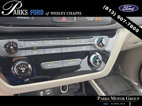 Used 2021 Kia Sedona LX FWD image 23