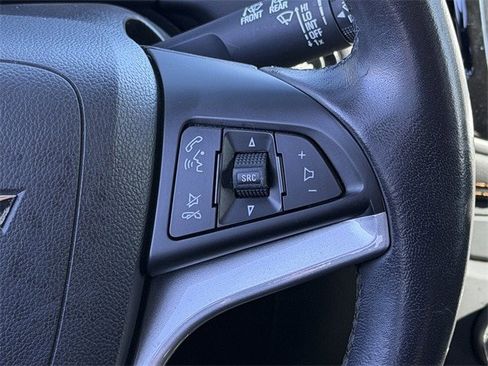 Used 2022 Chevrolet Trax LT w/ LT Convenience Package image 14