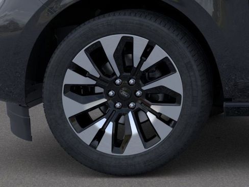 New 2025 Ford Expedition Platinum w/ Driver's Package image 21