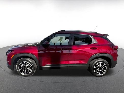 Used 2025 Chevrolet TrailBlazer LT FWD image 9