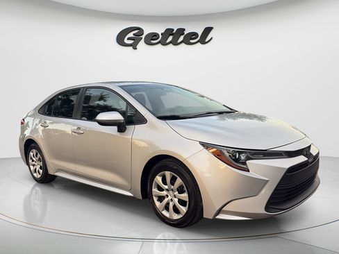 Used 2024 Toyota Corolla LE FWD image 3