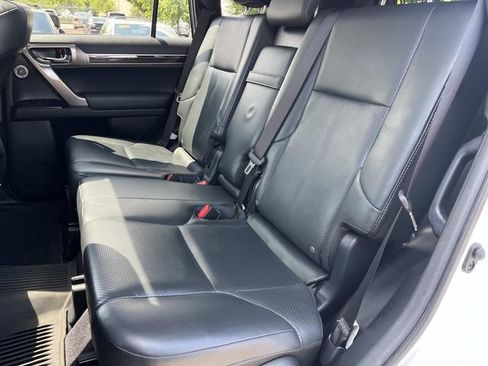 Used 2021 Lexus GX 460 Luxury w/ Accessory Package AWD/4WD image 21