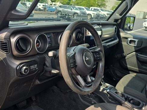 Used 2018 Jeep Wrangler Unlimited Sport AWD/4WD image 9