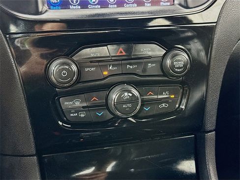 Used 2018 Chrysler 300 S w/ 300S Premium Group image 16