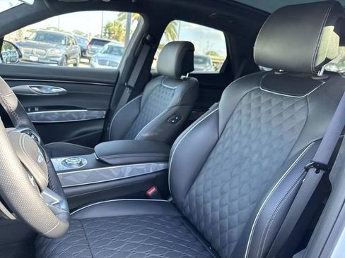 Used 2025 Genesis GV70 3.5T Sport w/ Sport Advanced Package image 17