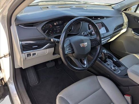 Used 2019 Cadillac XT4 Premium Luxury FWD image 9