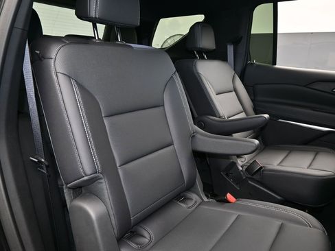 Used 2025 Chevrolet Traverse LT w/ Midnight/Sport Edition image 45