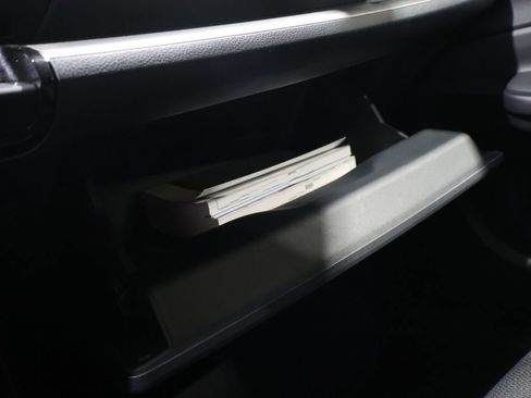 Used 2024 Toyota Prius LE image 31