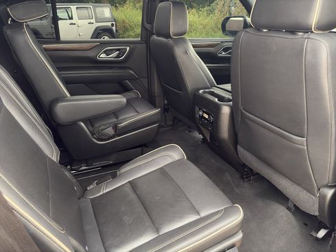 Used 2021 Chevrolet Tahoe Premier w/ Premium Package RWD image 14