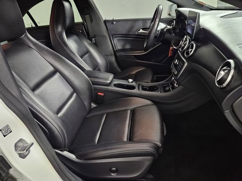 Used 2019 Mercedes-Benz CLA 250 image 27