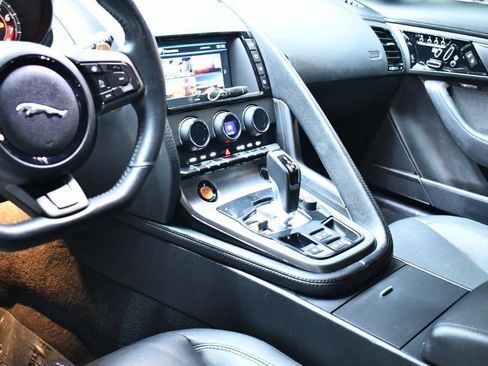 Used 2016 Jaguar F-TYPE S image 44