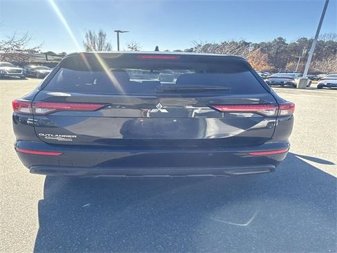 Used 2022 Mitsubishi Outlander ES image 7