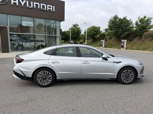 Certified 2025 Hyundai Sonata Limited FWD image 27
