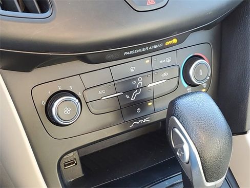 Used 2017 Ford Focus SE image 19