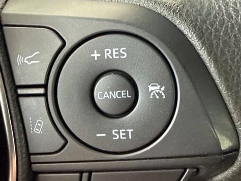 Used 2018 Toyota Camry LE FWD image 20