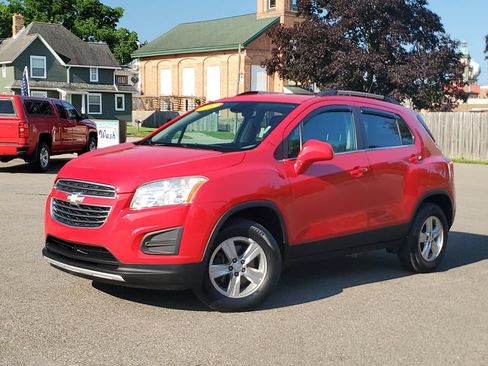 Used 2016 Chevrolet Trax LT w/ LT Sun and Sound Package AWD/4WD image 29