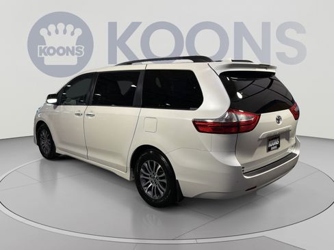 Used 2018 Toyota Sienna XLE Premium FWD image 4