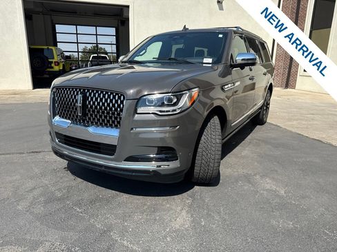 Used 2023 Lincoln Navigator L Black Label AWD/4WD image 3