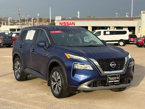 Certified 2022 Nissan Rogue SV image 5