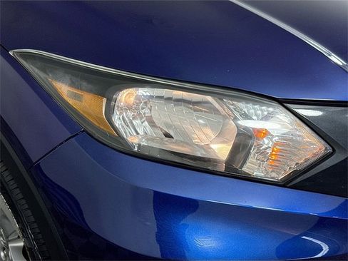 Used 2017 Honda HR-V EX image 3