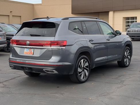 Used 2024 Volkswagen Atlas SE image 3