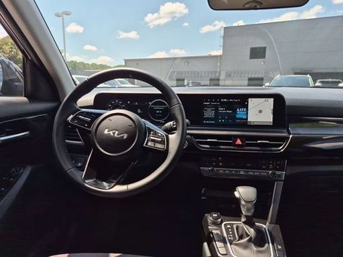 Used 2024 Kia Seltos S FWD image 13