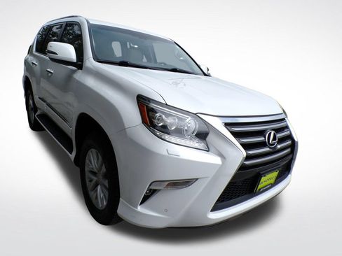 Used 2014 Lexus GX 460 w/ Premium Package AWD/4WD image 9