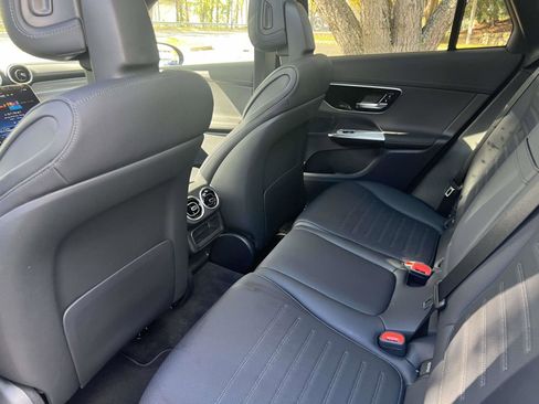 Used 2025 Mercedes-Benz GLC 350e 4MATIC image 35