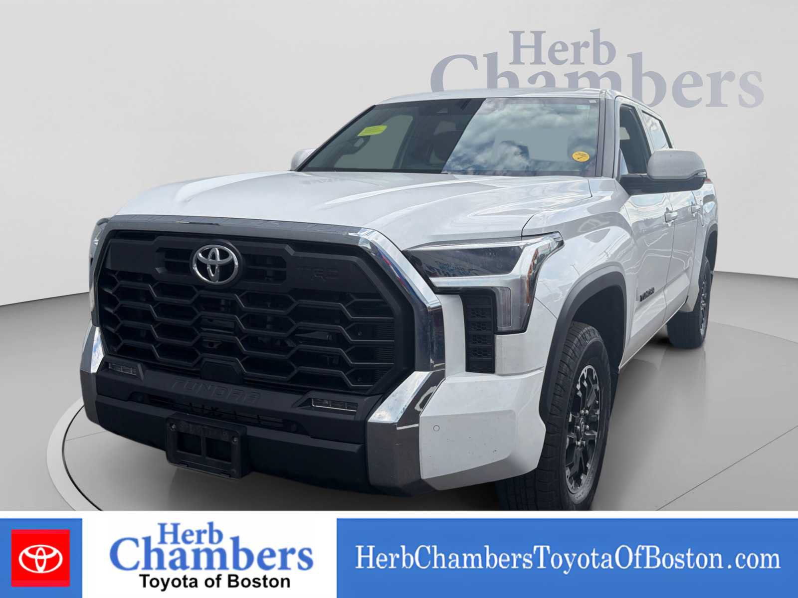 Used 2025 Toyota Tundra SR5 w/ TRD Off-Road Package AWD/4WD image 9