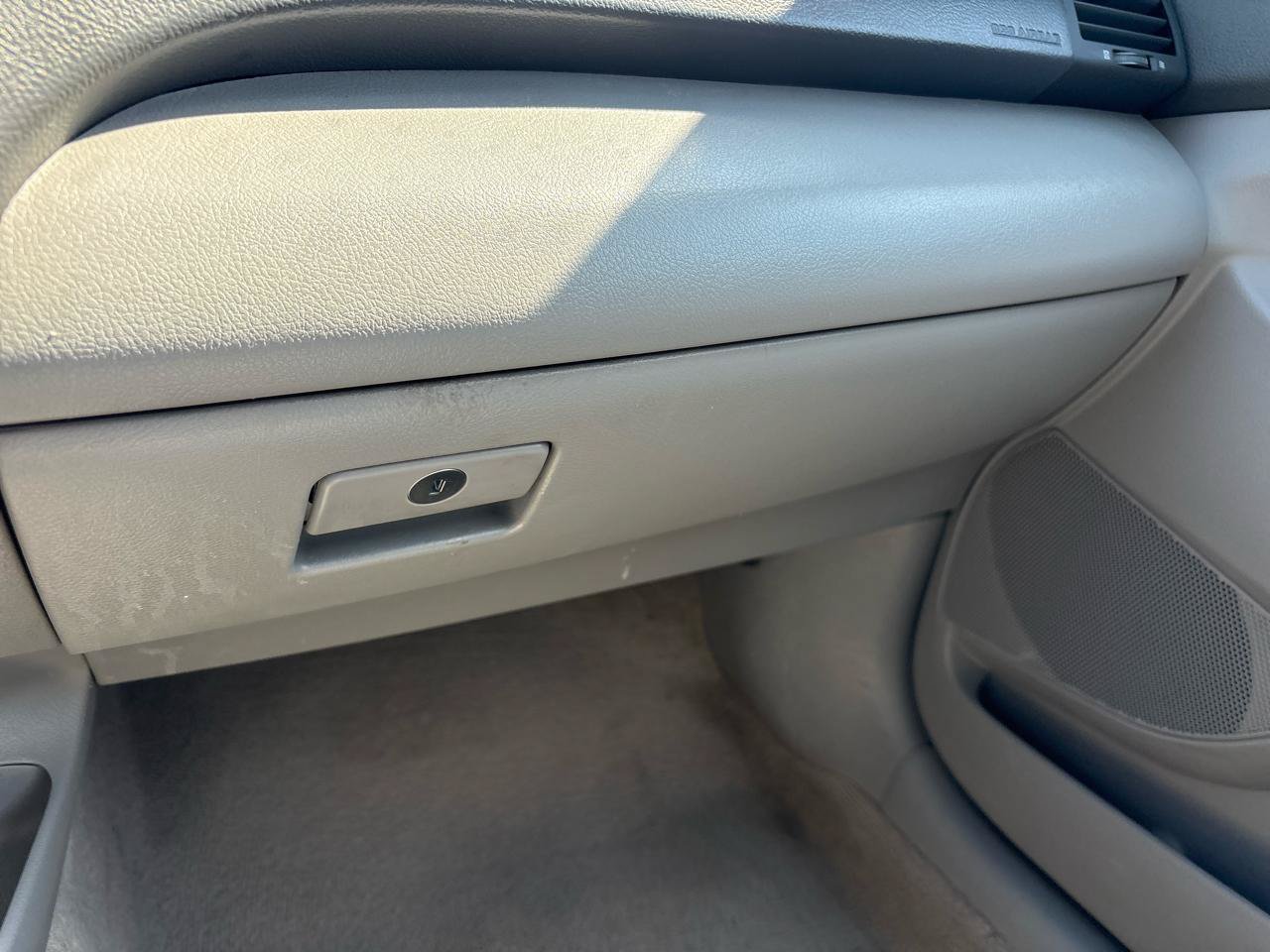 Used 2010 Toyota Camry FWD image 34