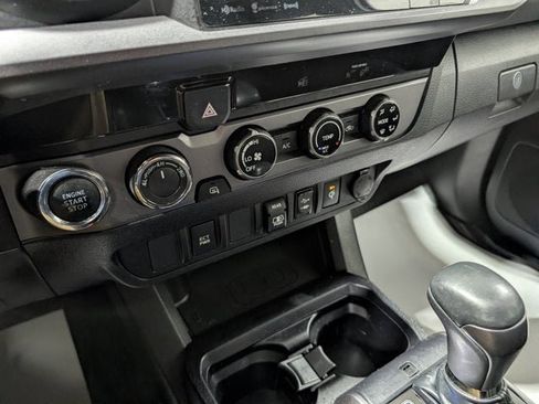 Used 2018 Toyota Tacoma TRD Sport image 27