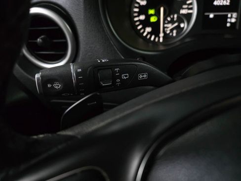 Used 2019 Mercedes-Benz Metris Passenger image 24