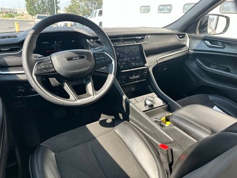 Certified 2023 Jeep Grand Cherokee L Laredo AWD/4WD image 11