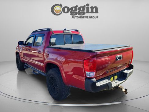 Used 2017 Toyota Tacoma SR5 w/ Tow Package image 3