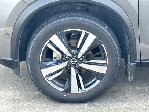 Used 2023 Nissan Rogue Platinum w/ Platinum Premium Package FWD image 5