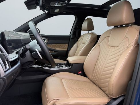 Used 2025 Kia Sorento SX Prestige w/ Olive Brown Leather Package image 9