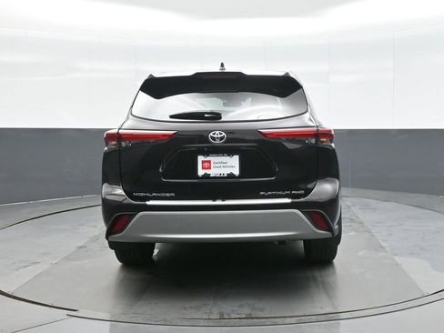 Used 2020 Toyota Highlander Platinum image 6