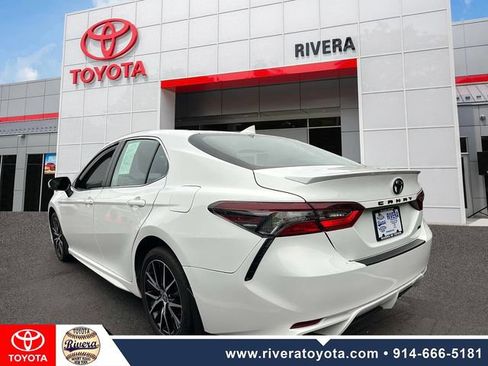 Used 2023 Toyota Camry SE FWD image 2