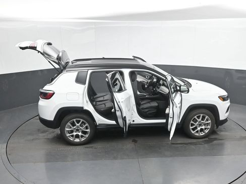 Used 2025 Jeep Compass Limited AWD/4WD image 50