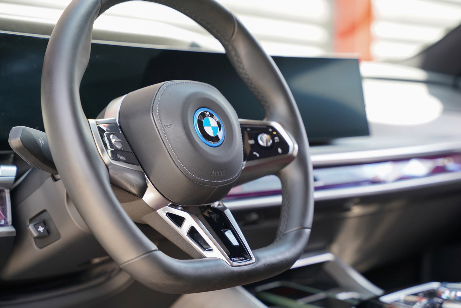 Used 2023 BMW i7 xDrive60 AWD/4WD image 19
