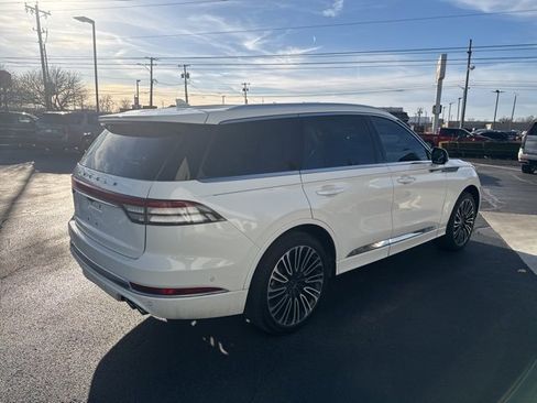 Used 2023 Lincoln Aviator Black Label w/ Class IV Trailer Tow Package image 14