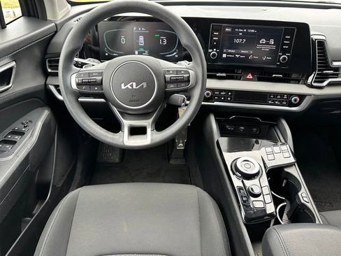 Used 2023 Kia Sportage LX image 13