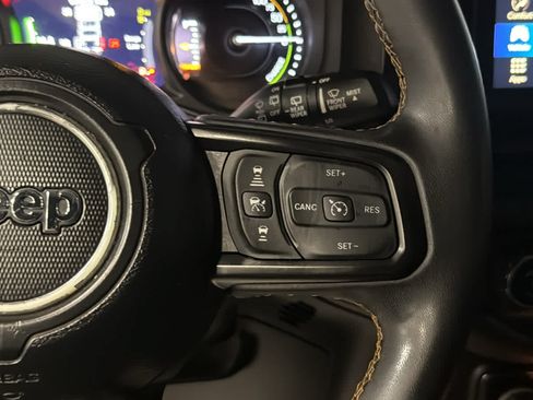 Used 2024 Jeep Wrangler Unlimited w/ Convenience Group AWD/4WD image 13