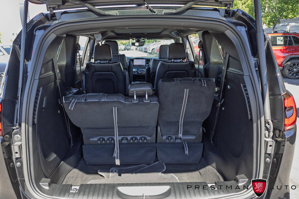 Used 2026 Chrysler Pacifica Limited FWD image 46