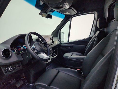 Used 2024 Mercedes-Benz eSprinter 170 Cargo image 16