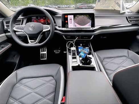 New 2026 Volkswagen Atlas Peak Edition AWD/4WD image 12